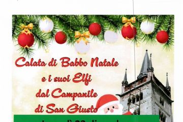 Calata di Babbo Natale e i suoi elfi dal Campanile di San Giusto